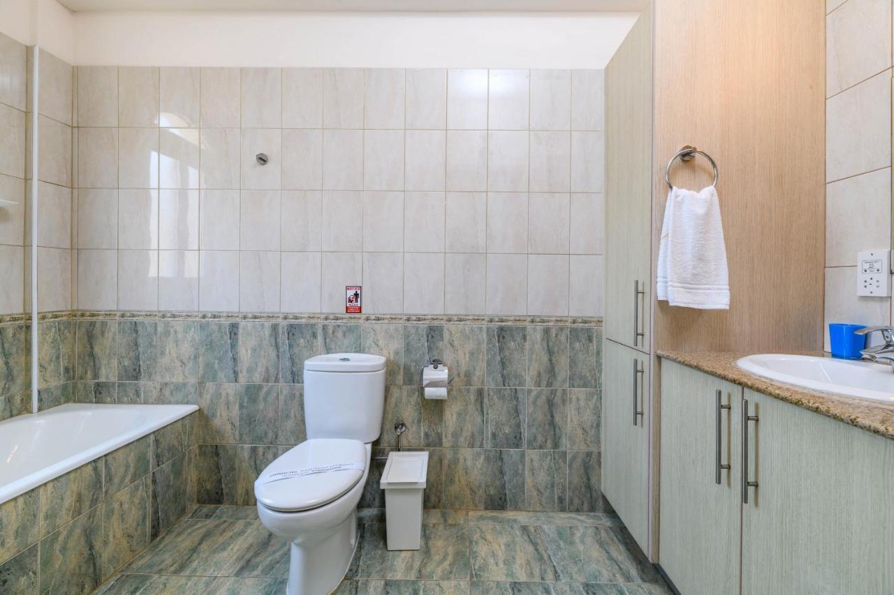 Blue Water Bay Villas Paralimni Ngoại thất bức ảnh
