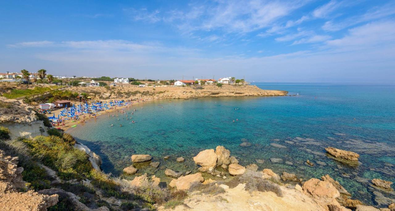 Blue Water Bay Villas Paralimni Ngoại thất bức ảnh