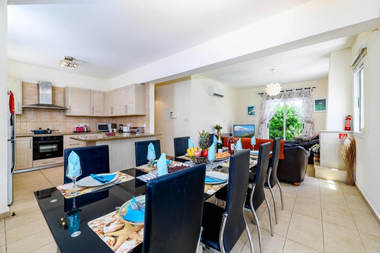 Blue Water Bay Villas Paralimni Ngoại thất bức ảnh