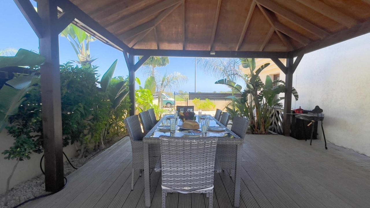 Blue Water Bay Villas Paralimni Ngoại thất bức ảnh