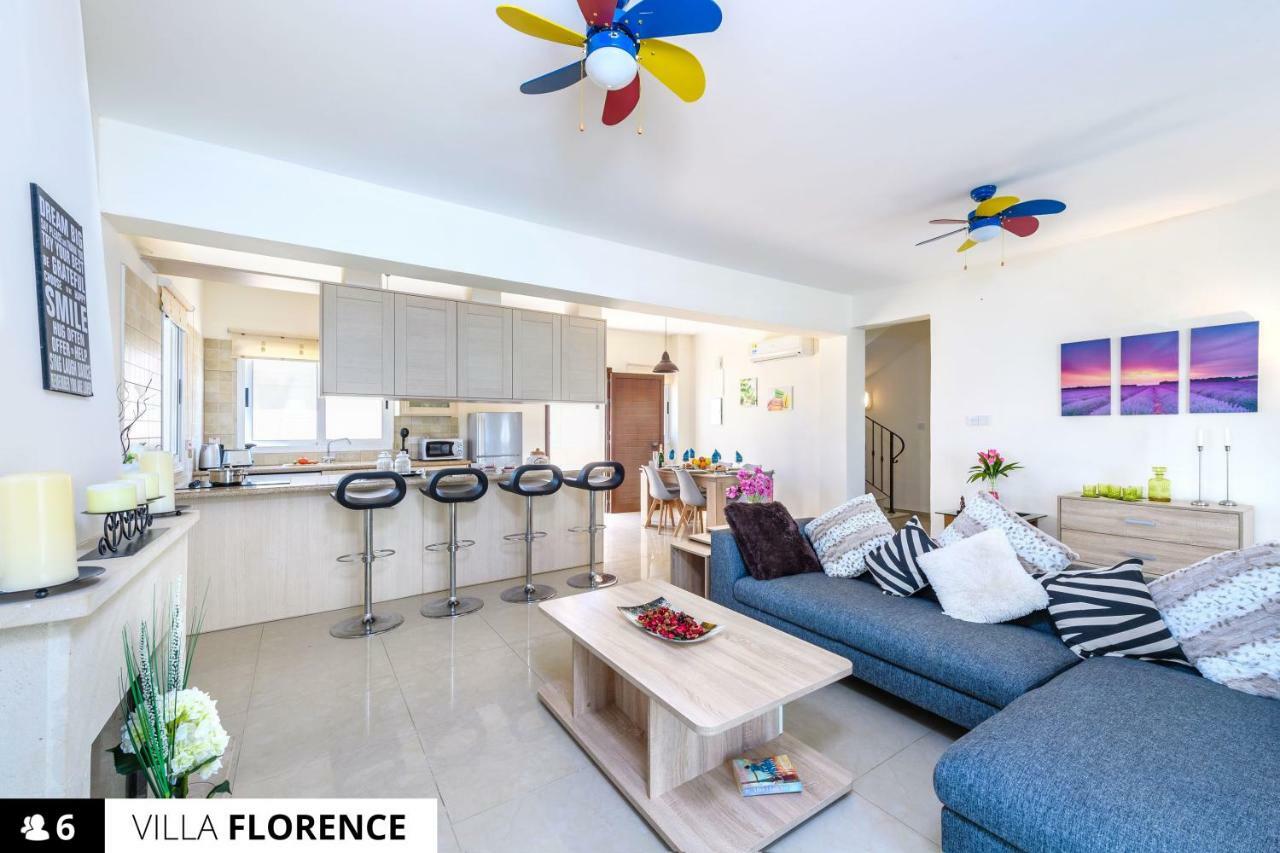 Blue Water Bay Villas Paralimni Ngoại thất bức ảnh