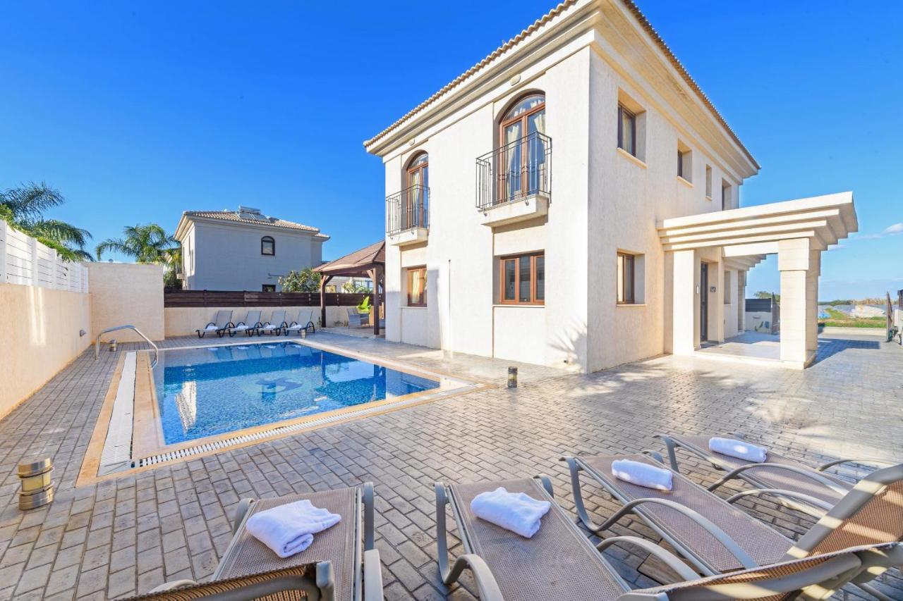 Blue Water Bay Villas Paralimni Ngoại thất bức ảnh