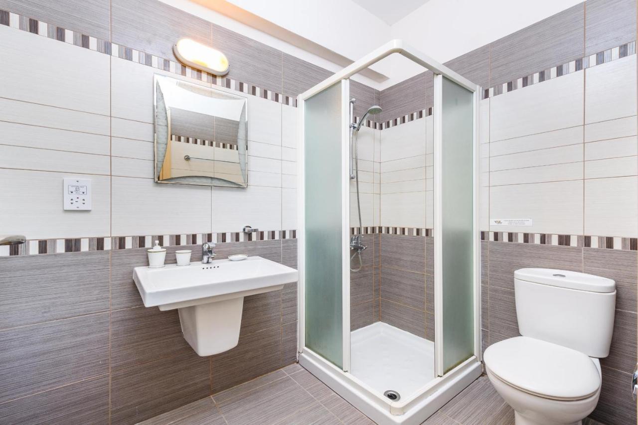 Blue Water Bay Villas Paralimni Ngoại thất bức ảnh